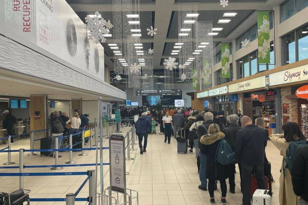 The Kelowna International Airport is expected 140,000 passengers to come through between Mar. 12 and 29. (File Photo/Black Press Digital)